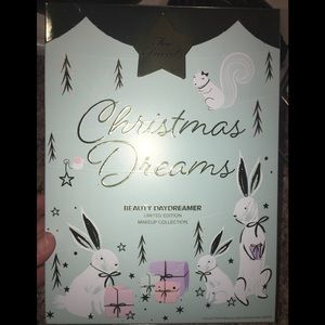 Too Faced Christmas dreams palette